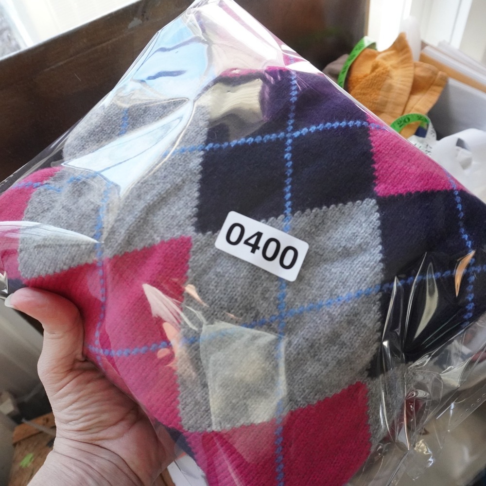 Gap Women's Argyle V Neck Sweater Navy Pink Gray Size S Y2K 80% Wool Blend - Picture 8 of 8